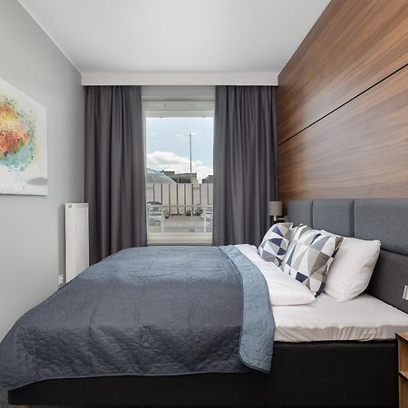 Nowoczesny Apartament Z Parkingiem W Centrum Szczecina By Noclegi Renters Exteriör bild